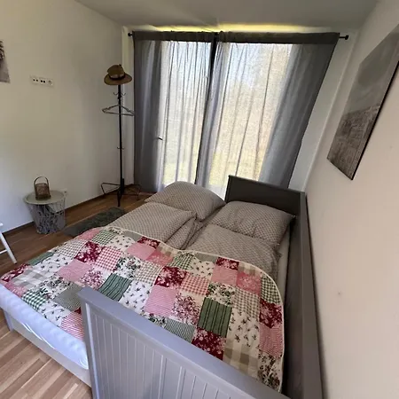 Glamping Pod Zamkem مكان تخييم