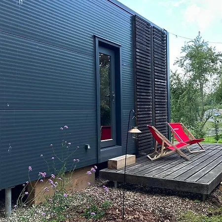 Glamping Pod Zamkem مكان تخييم Jimlin
